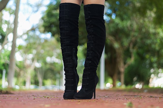 Vem ver essa bota que a blogueira Mônica Araújo usou!