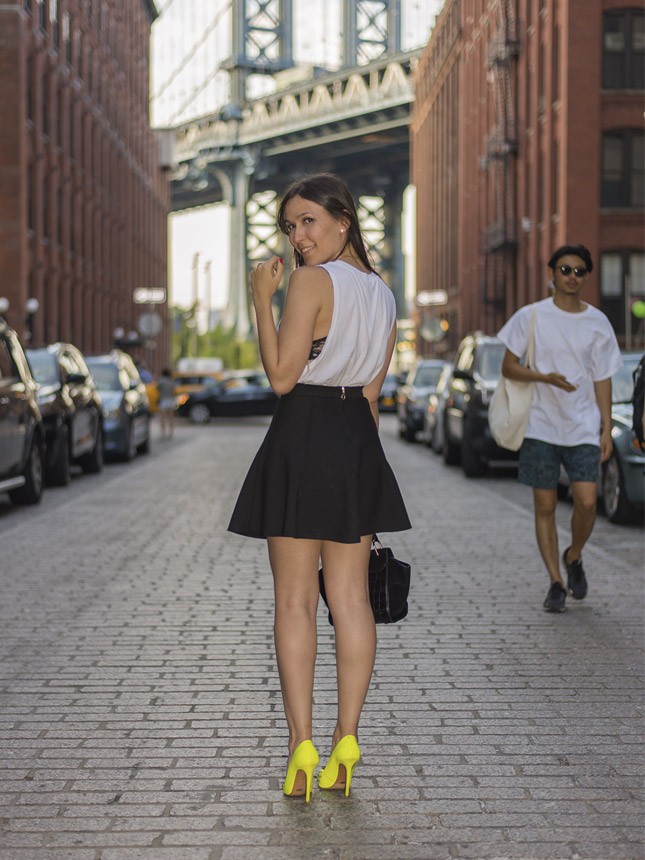 Mônica Araújo em DUMBO, fazendo o guia de Nova York #NYexperience.