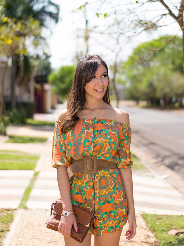 Macaquinho é hit! A blogueira Mônica Araújo veste Évora Boutique.