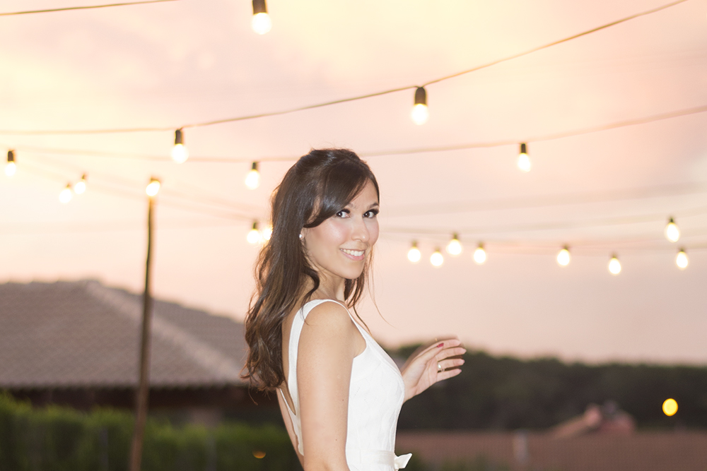A blogueira Mônica Araújo escolheu vestido de festa Thelure para uma ocasião especial.