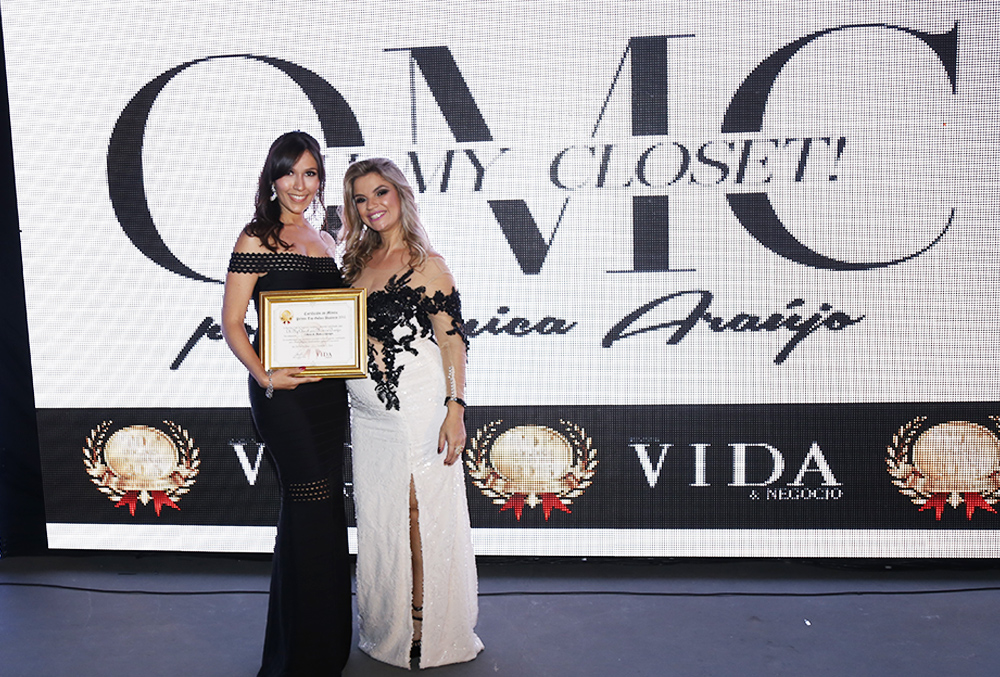 Mônica Araújo e Marina Pereira no prêmio Top Golden Business 2015.