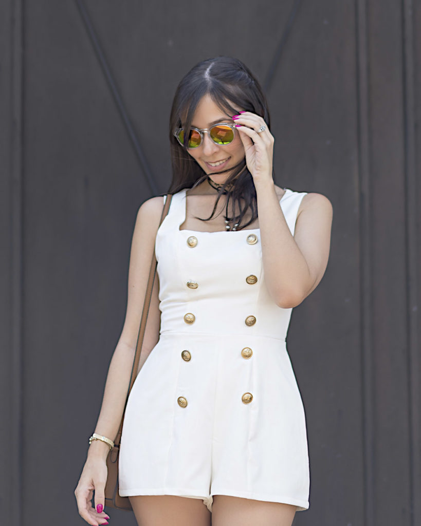 Detalhe nuances óculos Suncode com a blogger Mônica Araújo do Oh My Closet verão 2017.