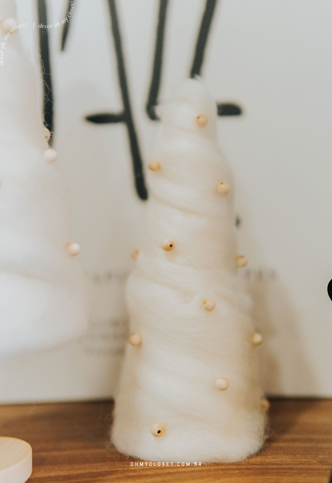 Mini árvore de natal de lã merino sem base feita em casa.