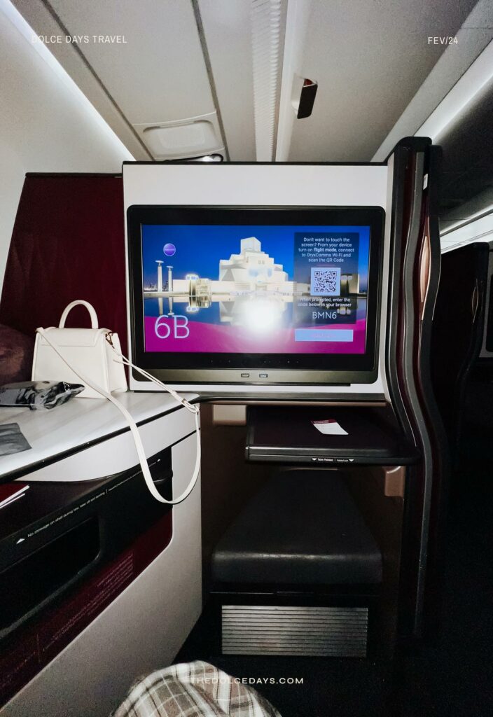 Central de Entretenimento Individual Executiva Qsuite Qatar Airways 787 Dreamliner