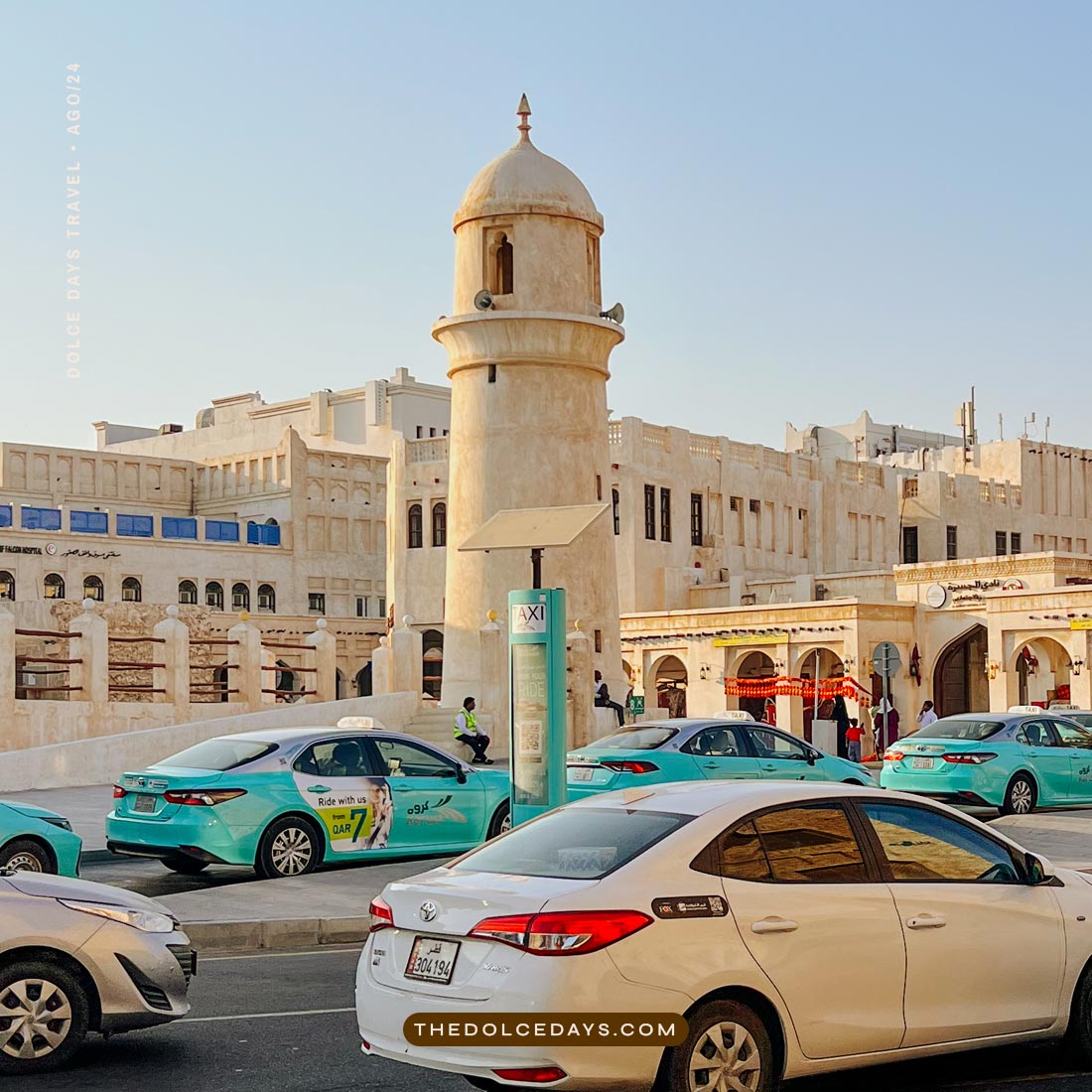 Mesquita Souk Wakif, em frente ao tradicional mercado