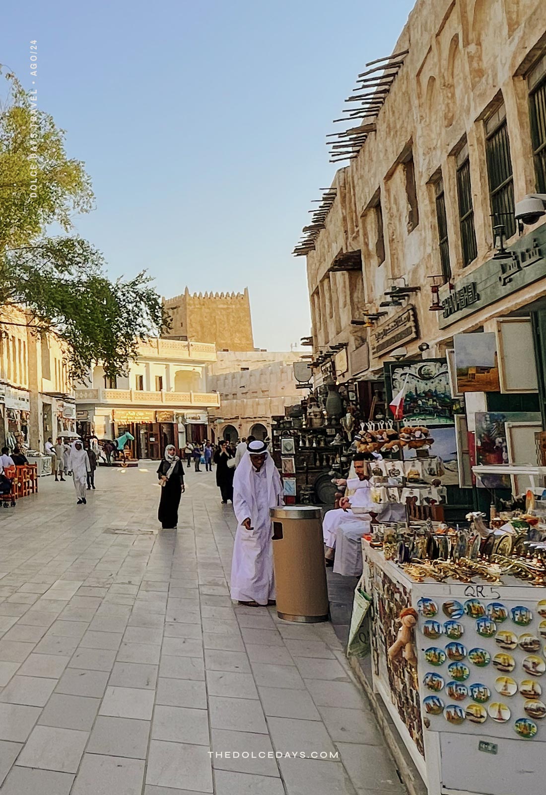 Área externa do mercado Souk Wakif