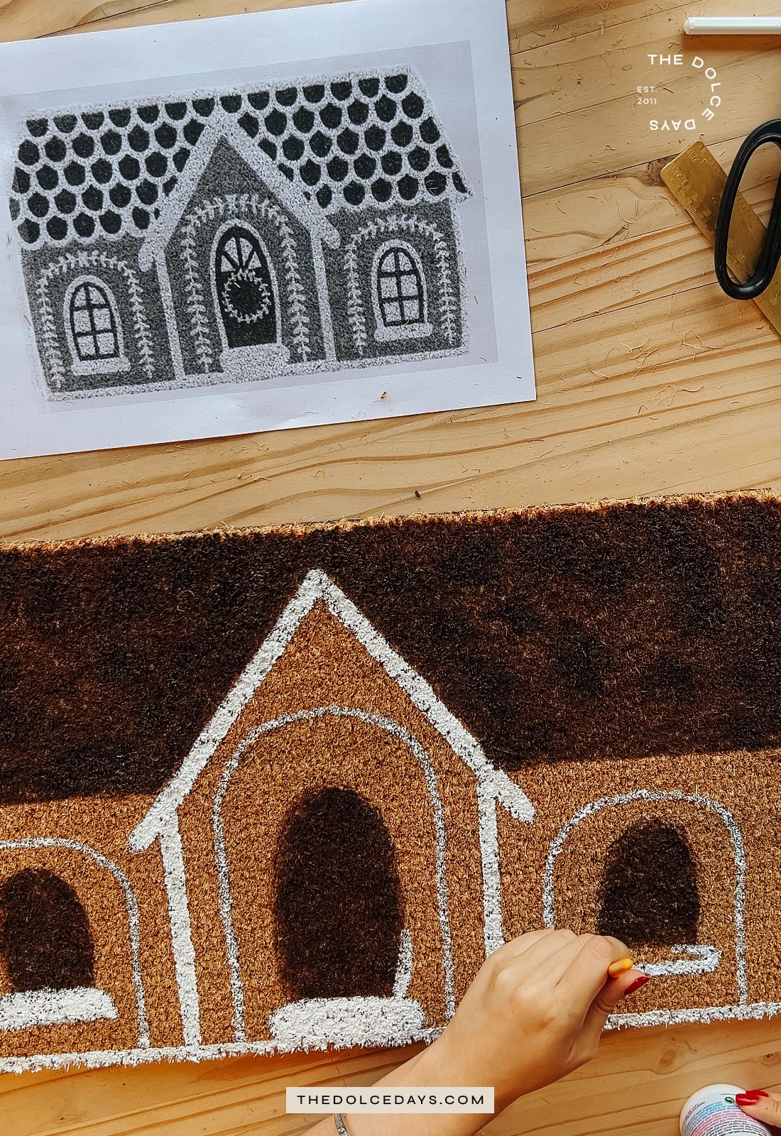 Preenchendo as bases das janelas com tinta branca