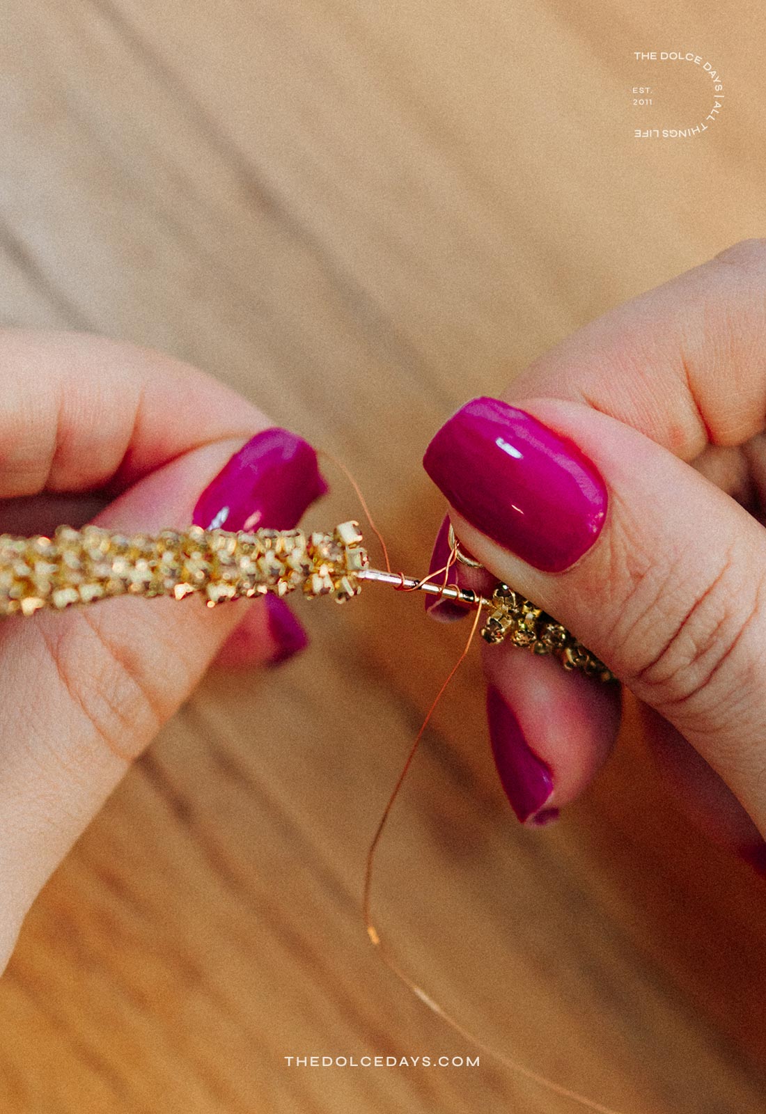 Enrolando o arame cabelo de anjo no arame mais grosso
