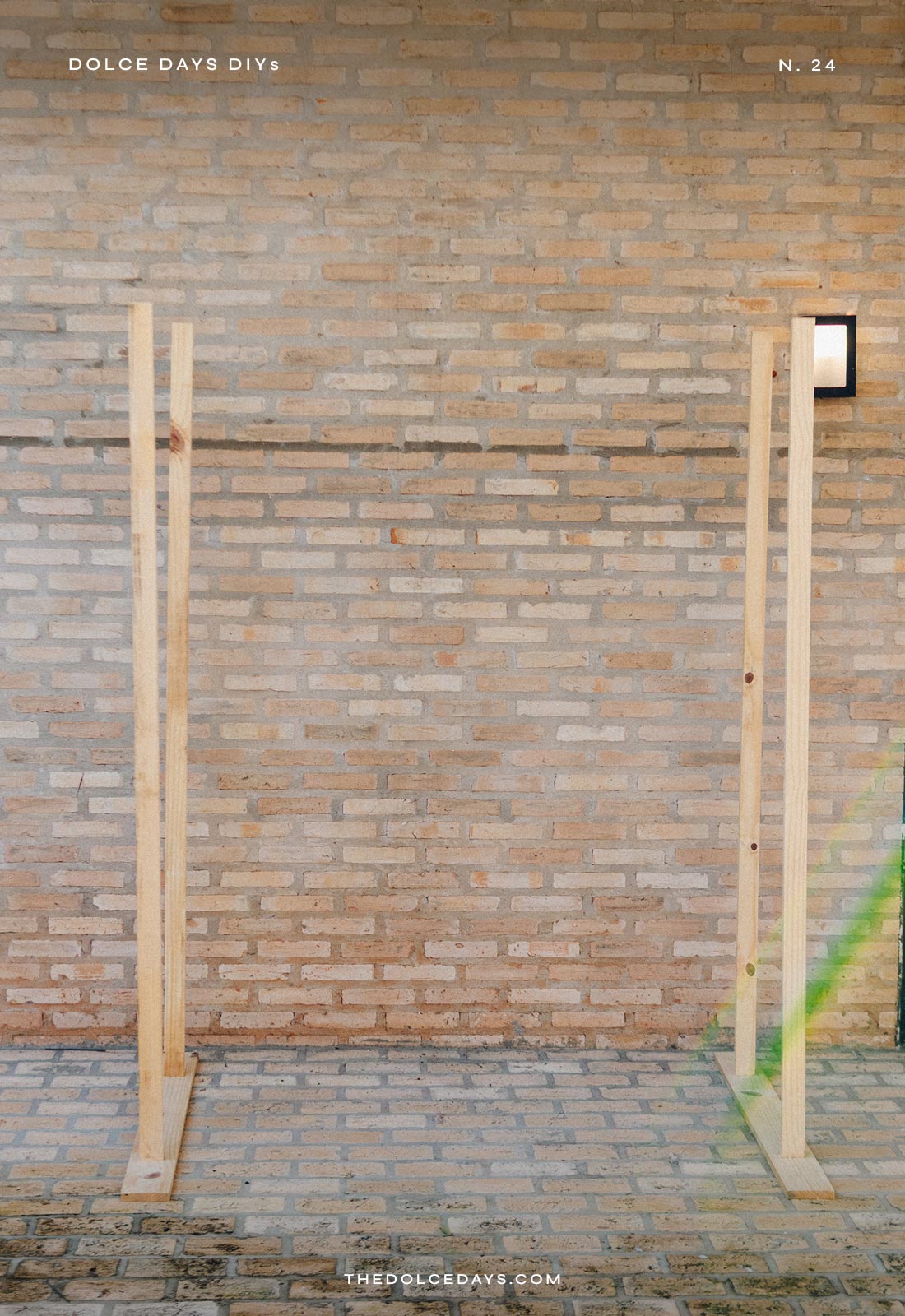 Estrutura de madeira do fundo para fotos semi-pronta