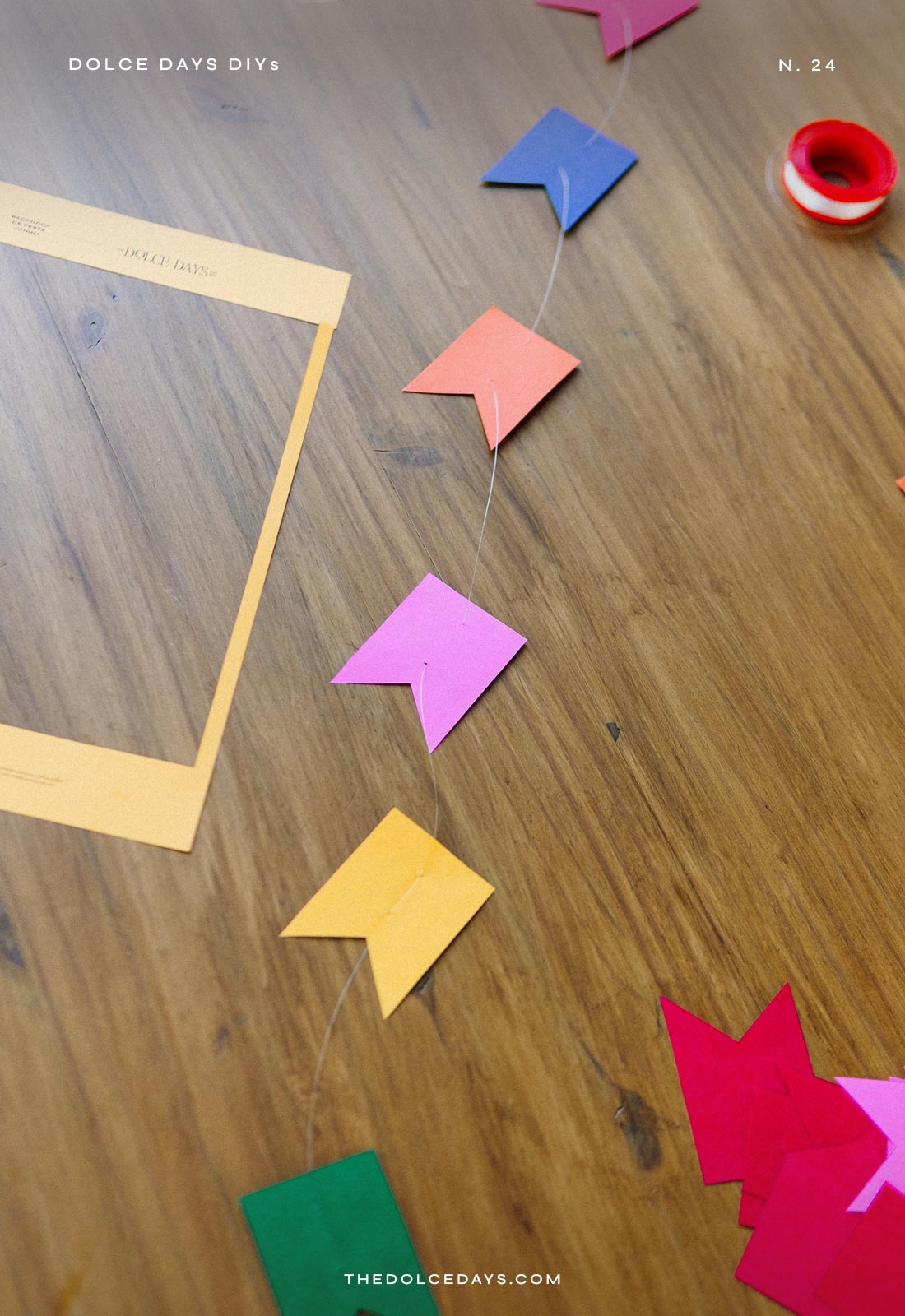 Fio de nylon com bandeirinhas de papel para festa junina com molde grátis para imprimir